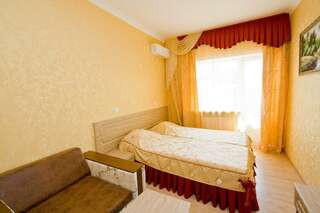 Гостиница Сибирь Анапа Двухместный номер с 2 отдельными кроватями-1